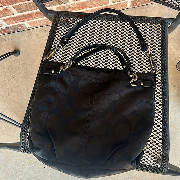 COACH Signature C Medium Black Hobo Satchel/Shoulder Bag đź’Ľ - Picture 7 of 16